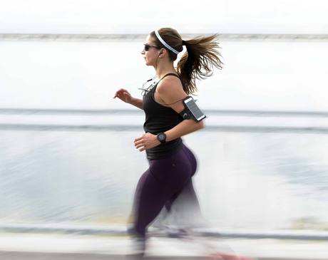Tenue sport femme ronde